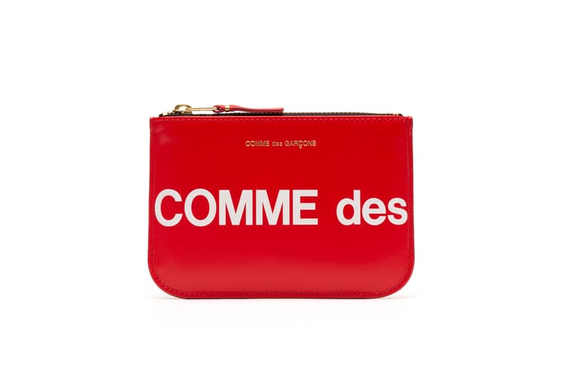 COMME des GARÇONS Red and Black Logo Wallets White Big Print Coin Pouch