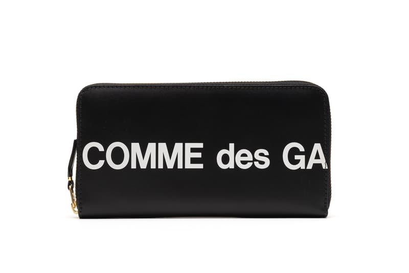 COMME des GARÇONS Red and Black Logo Wallets White Big Print Coin Pouch