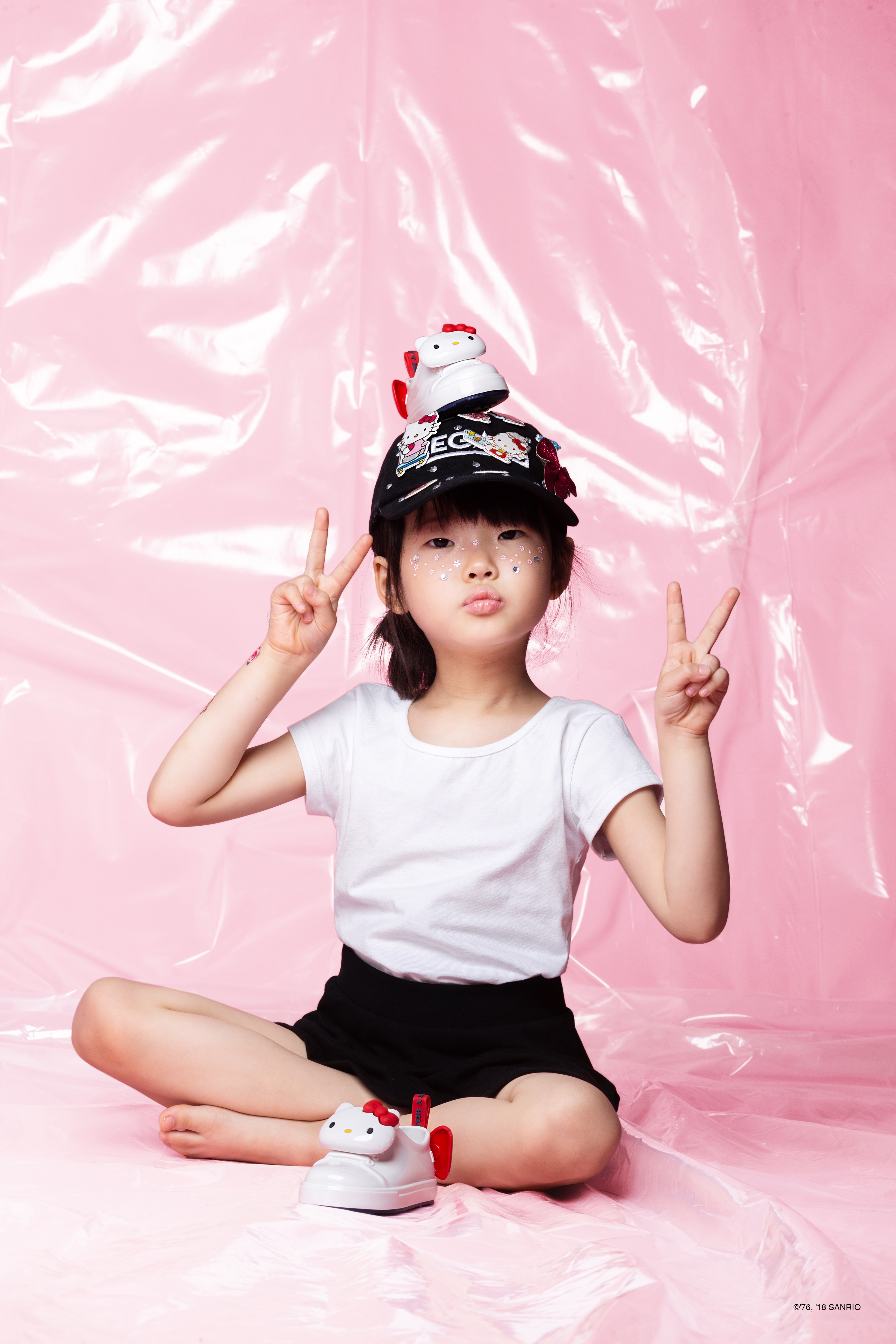Melissa Launches Hello Kitty-themed Collection Rubber Sneaker Sandals Bow Pink Kids Shoes Lookbook 