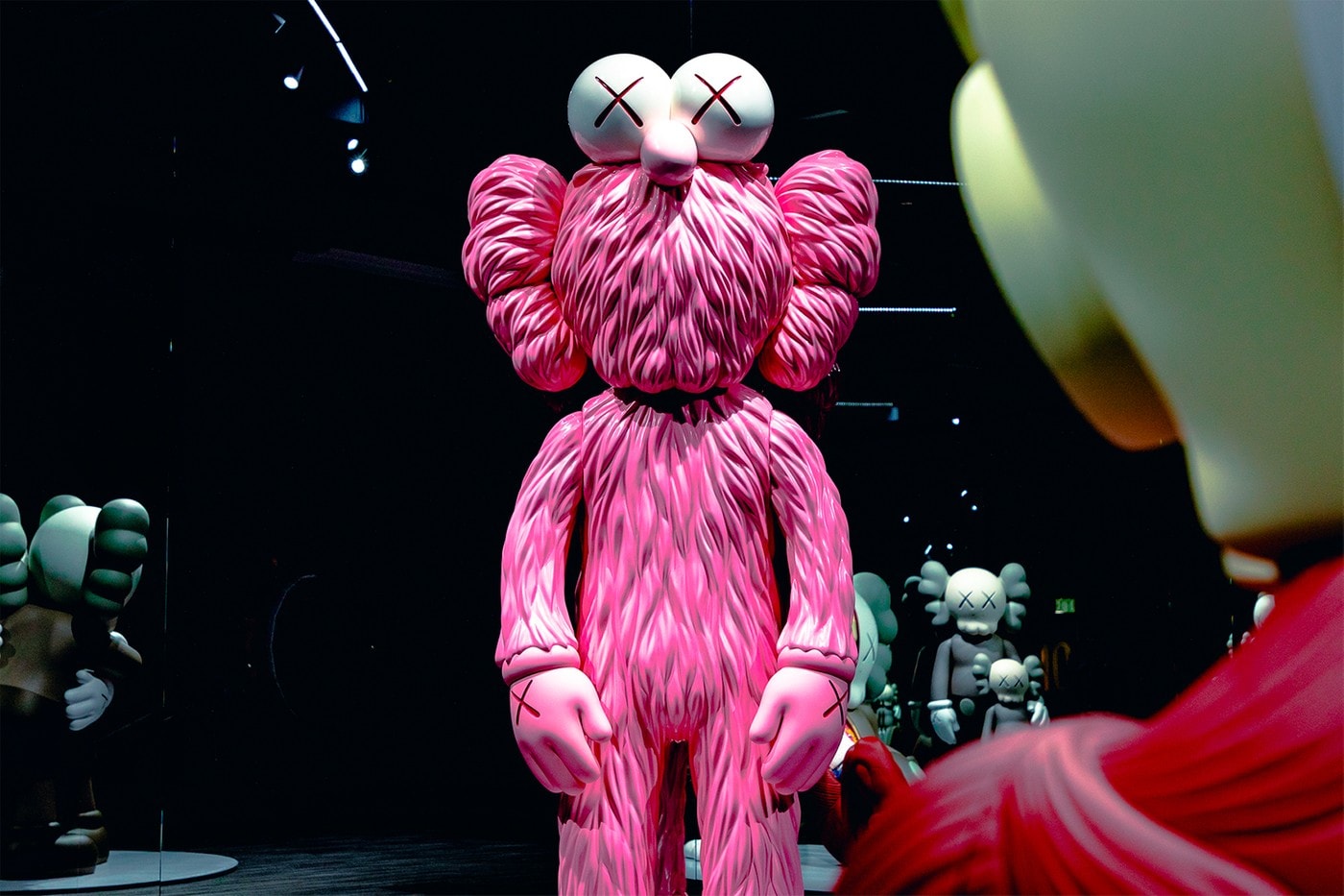 KAWS: ALONG THE WAY Hong Kong Exhibition BFF Sculpture Pink