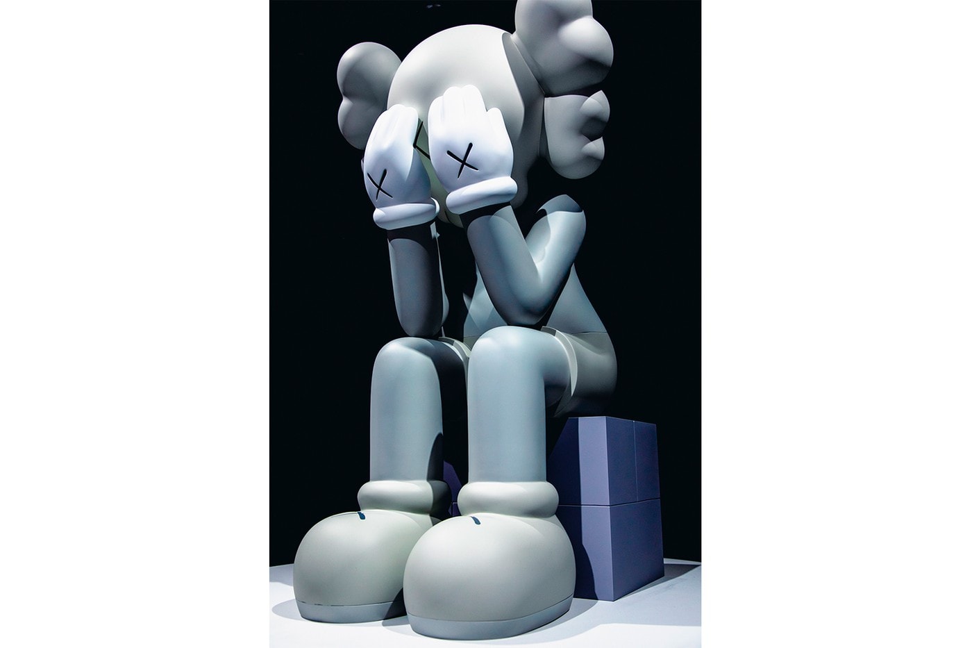 KAWS: ALONG THE WAY Hong Kong Exhibition Companion Sculpture Grey White