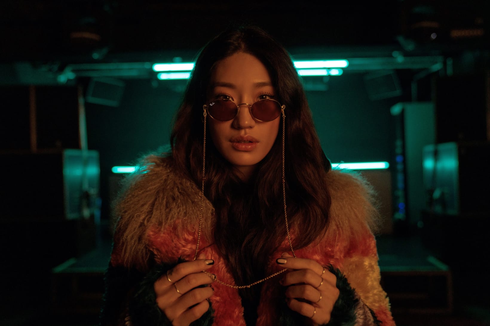 ray ban oval peggy gou