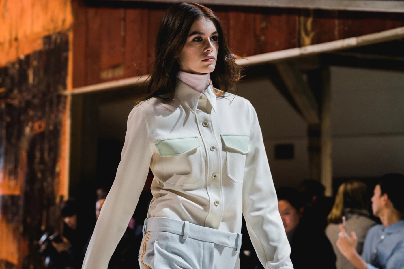 CALVIN KLEIN Fall Winter 2018 New York Fashion Week Kaia Gerber Collared Shirt White