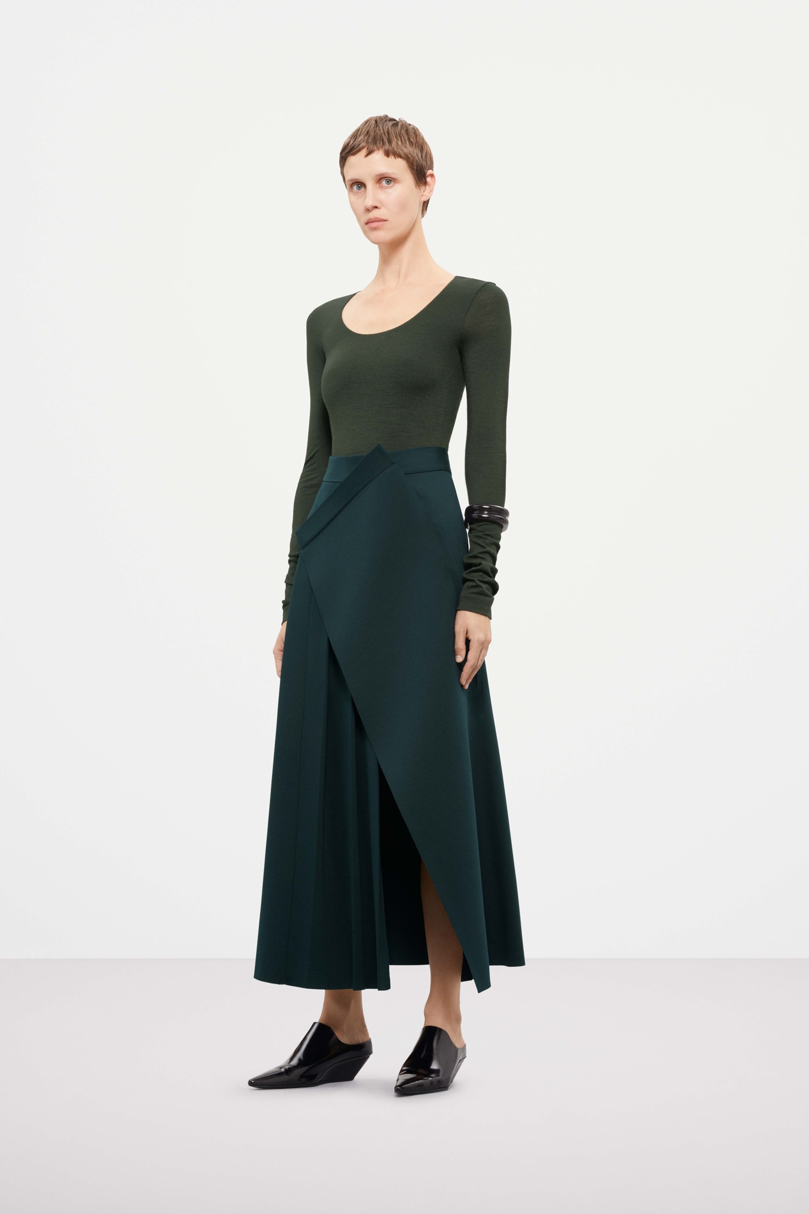 Cos Fall Winter 2019 Lookbook Top Black Skirt Green