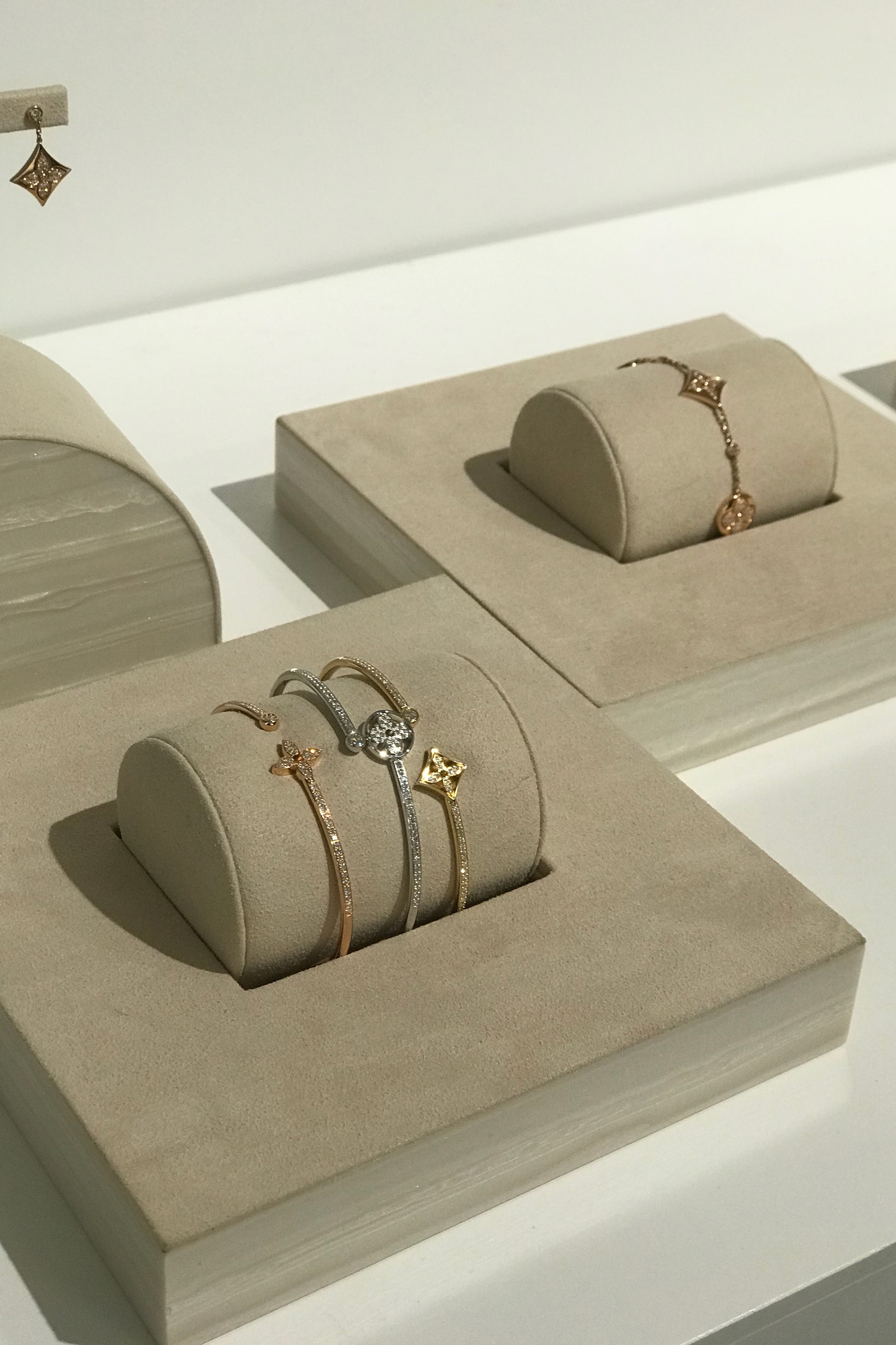 Louis Vuitton Fall Winter 2019 Closer Look Bracelets Gold