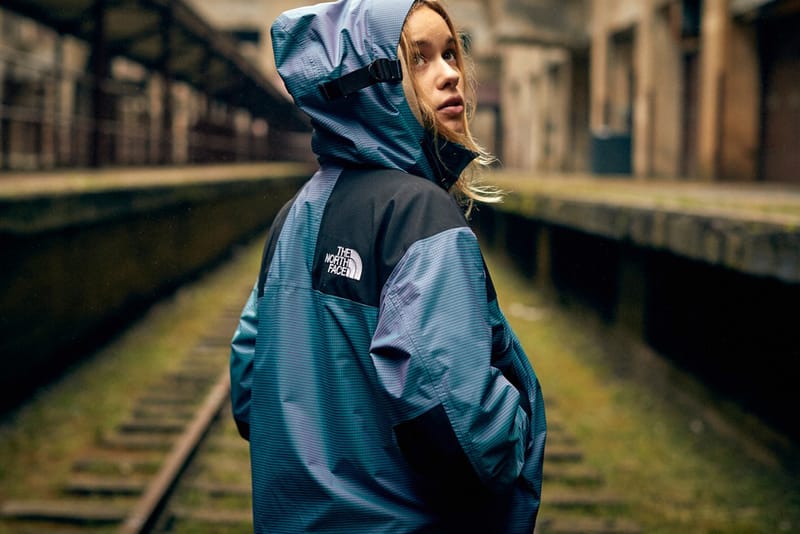 the north face blue windbreaker