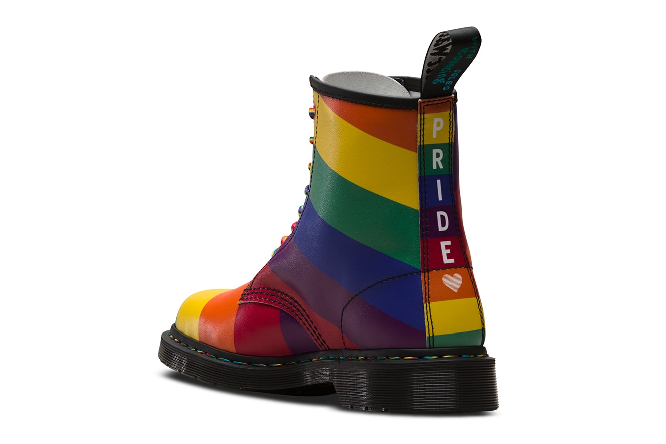 Dr Doc Martens White Leather Pride Oxford Lace Up Low Top Rainbow