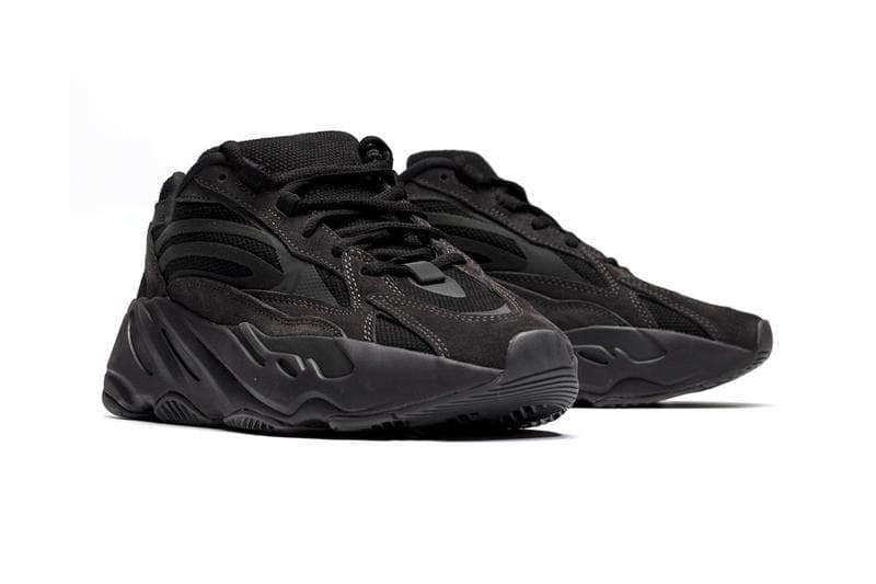 adidas Kanye West YEEZY BOOST 700 V2 Vanta