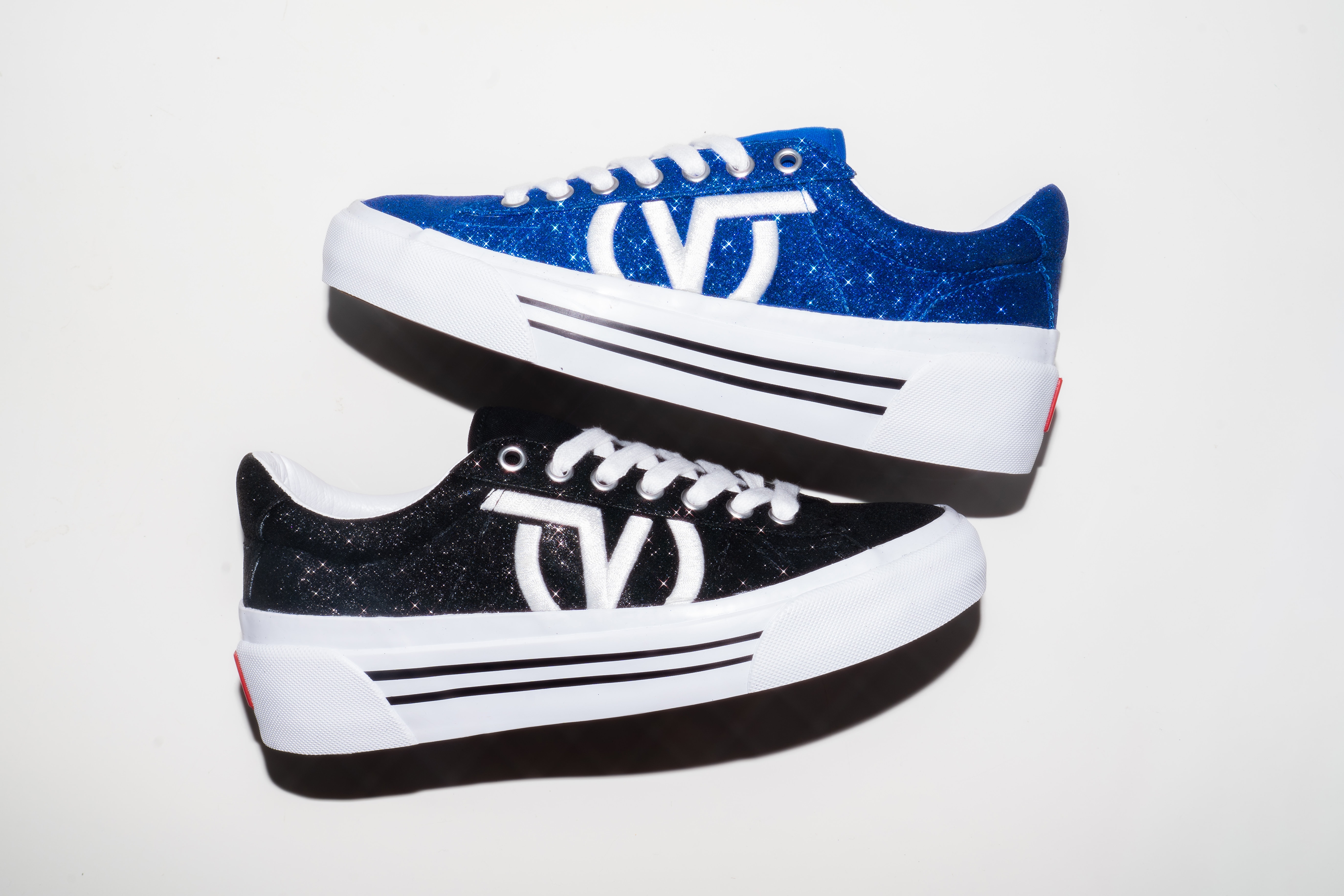 Vans Sid NI Retro Sneaker Release Glitter Design 90s Shoe Streetwear Black Blue Sparkle V Logo Vintage Platform 
