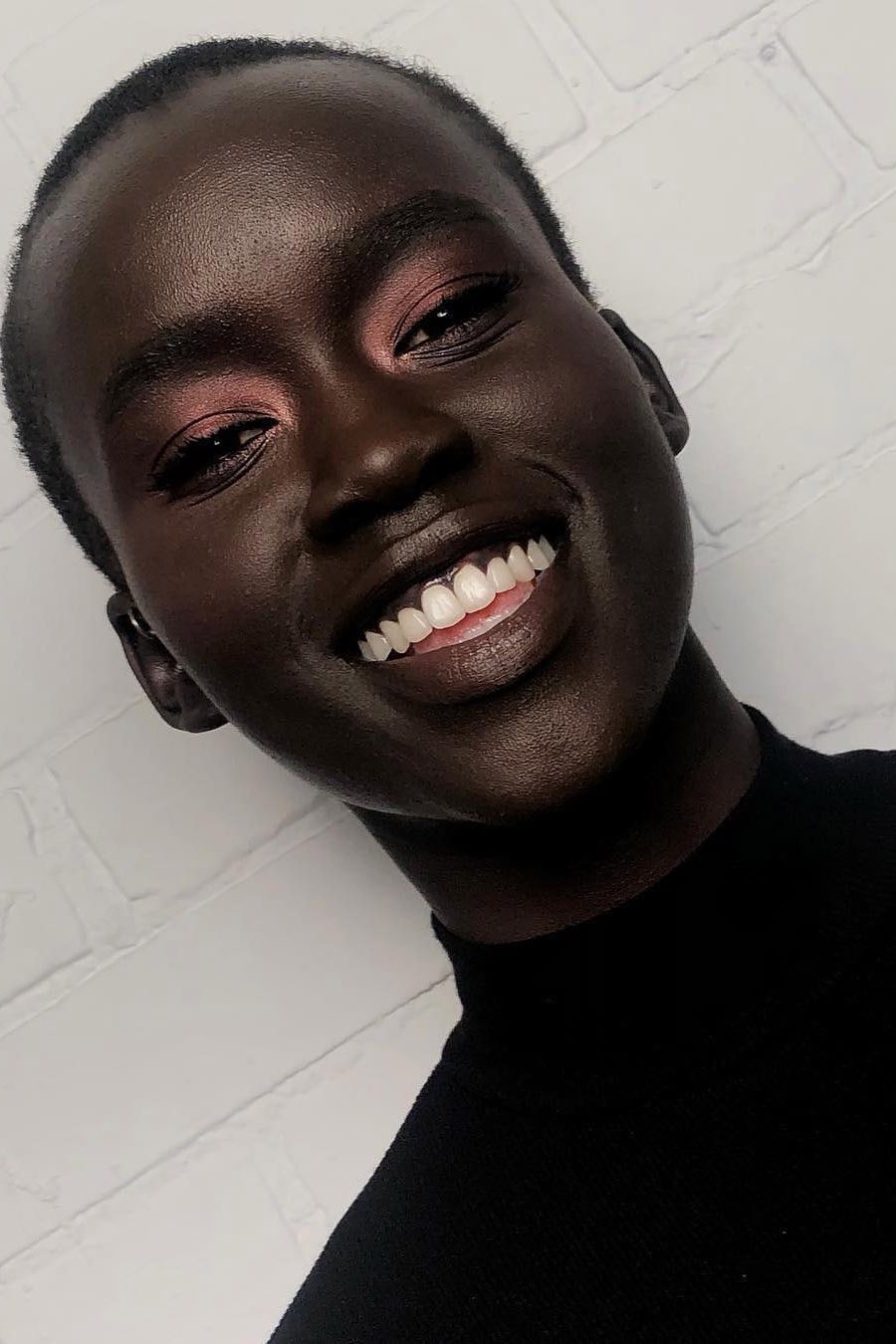 Best Summer Makeup Looks to Try Inspiration Fenty Beauty Lipstick Marc Jacobs Eyeliner Lipgloss Eyeshadow Color