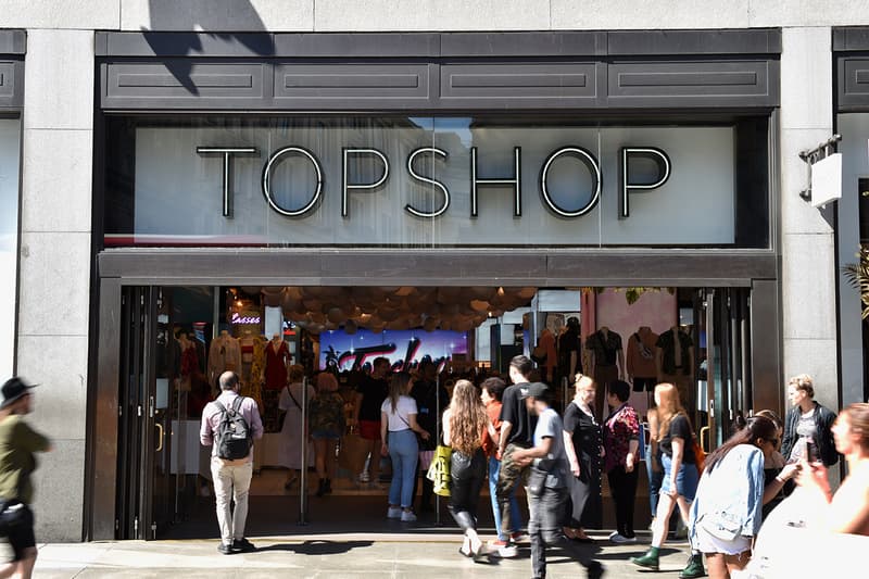 Topshop Store Front Fast Fashion Crowd People Shoppers Customers London United Kingdom Britain British Brand
