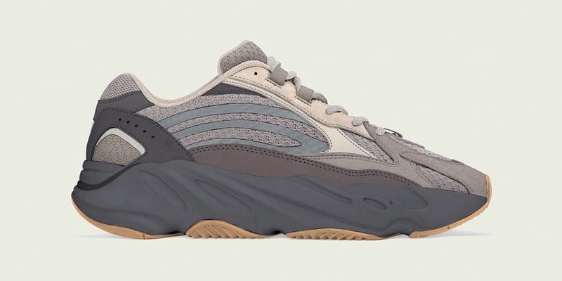 yeezy 700 mocha