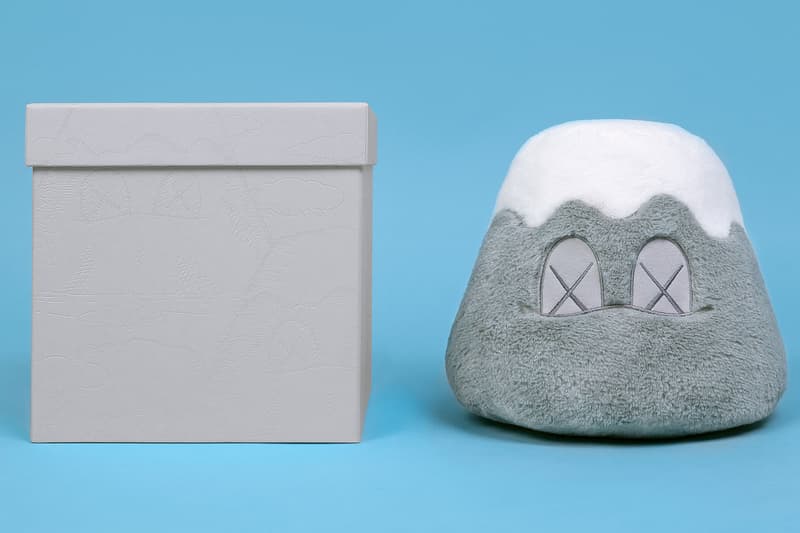 KAWS AllRightsReserved Japan Collection Drop T-shirt Tote Collectibles Pastel Blue Pink Gray Black White Figurines Pin Mugs Cups Plush