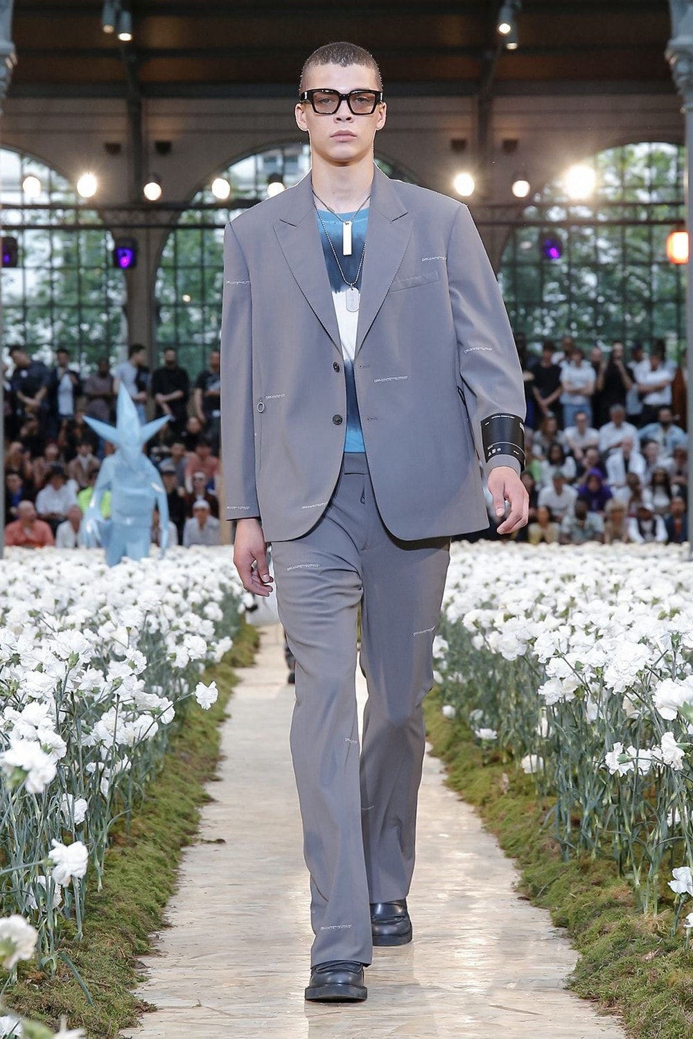 Off-White Virgil Abloh Spring Summer 2020 Paris Fashion Week Show Collection Backstage Suit Blazer Pants Grey