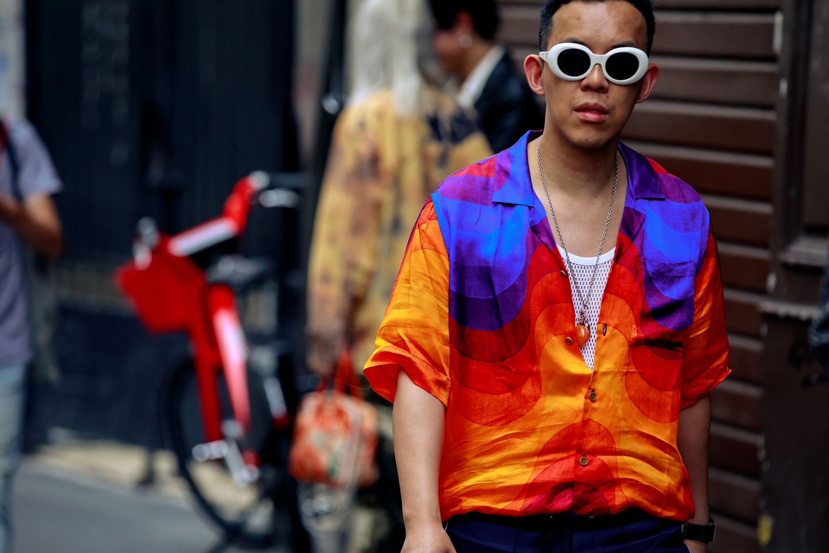 Paris Fashion Week Men's Spring Summer 2020 Street Style Shirt Orange Blue