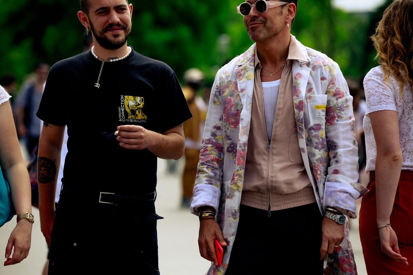 Paris Fashion Week Men's Spring Summer 2020 Street Style Shirt Black Jacket White