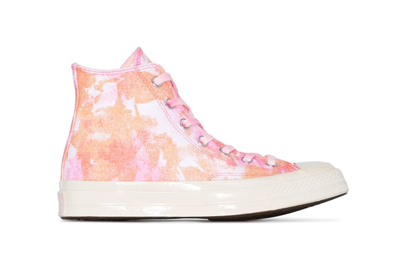 converse tie dye pink