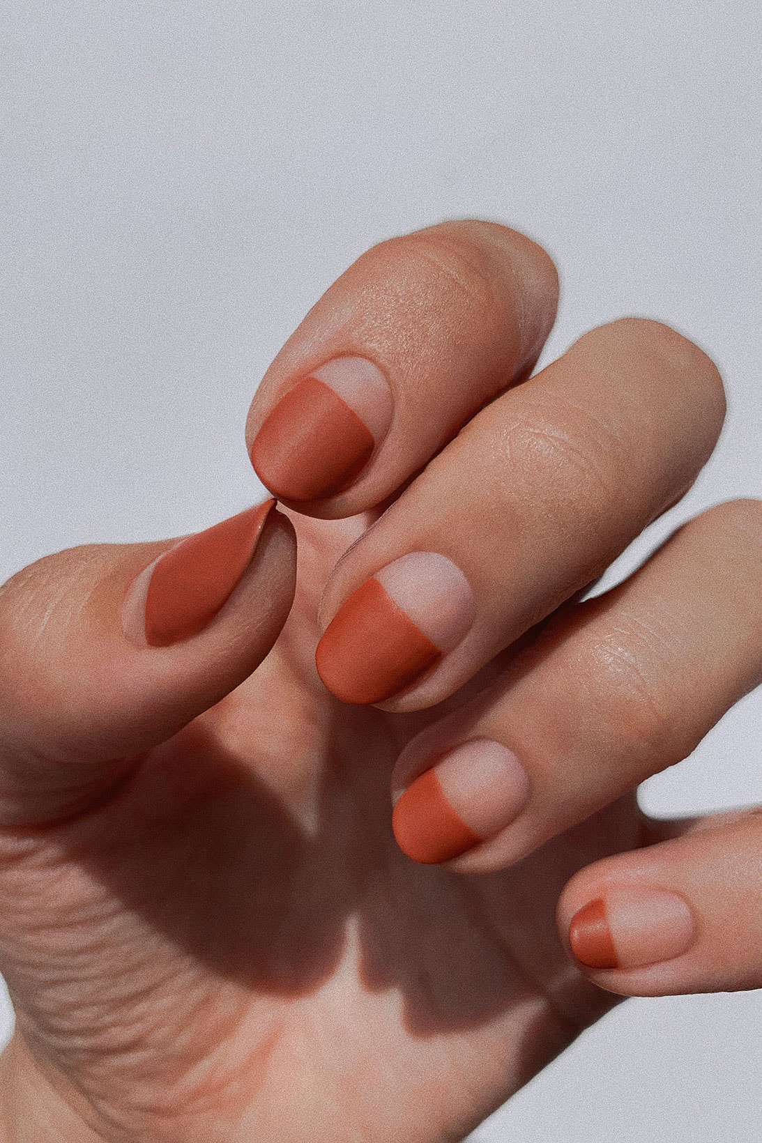 gelcream essie yana sheptovetskaya nails nail polish art design inspiration summer pool beach hands 