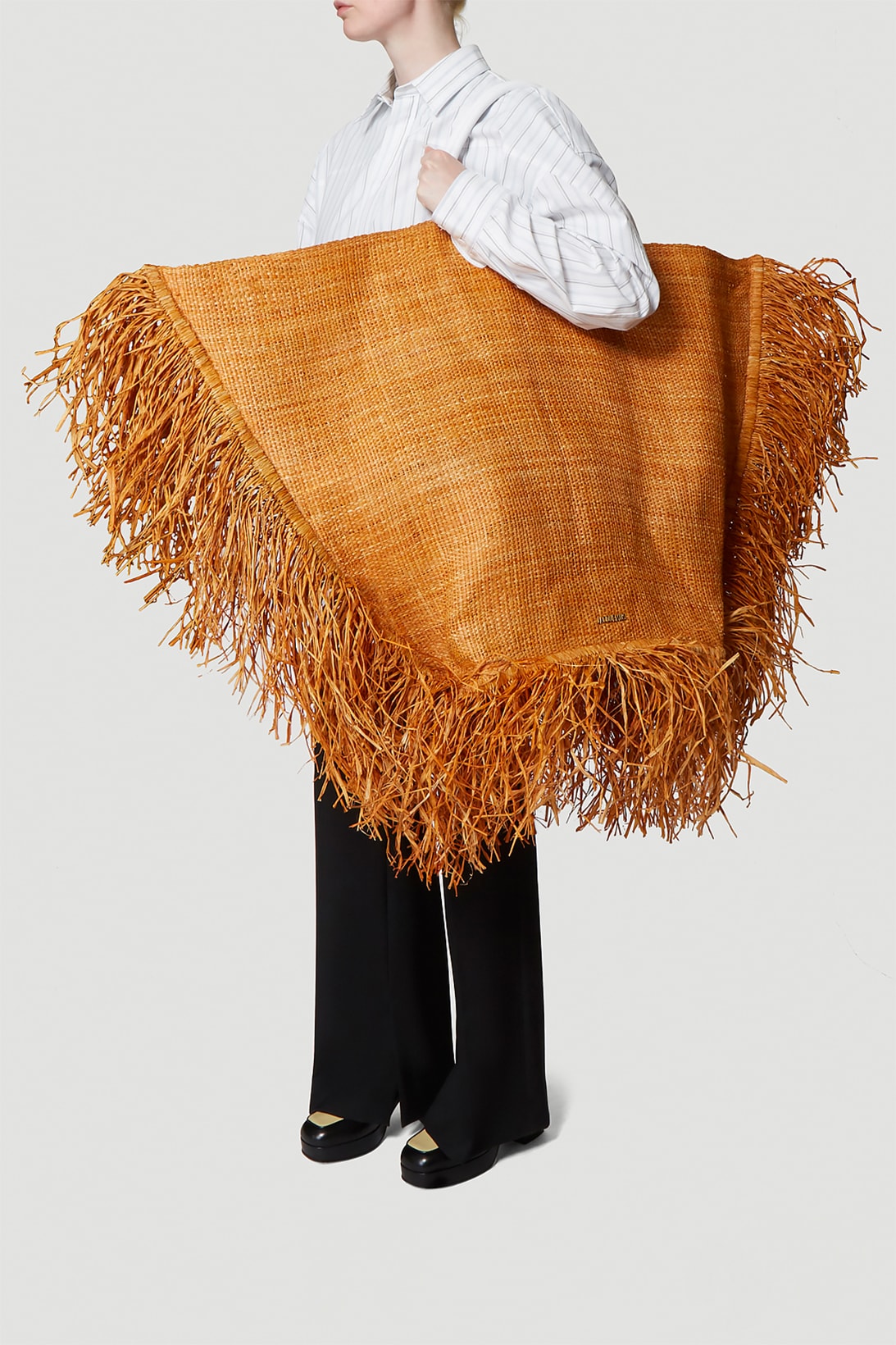 jacquemus le baci bag beige straw oversized fashion designer