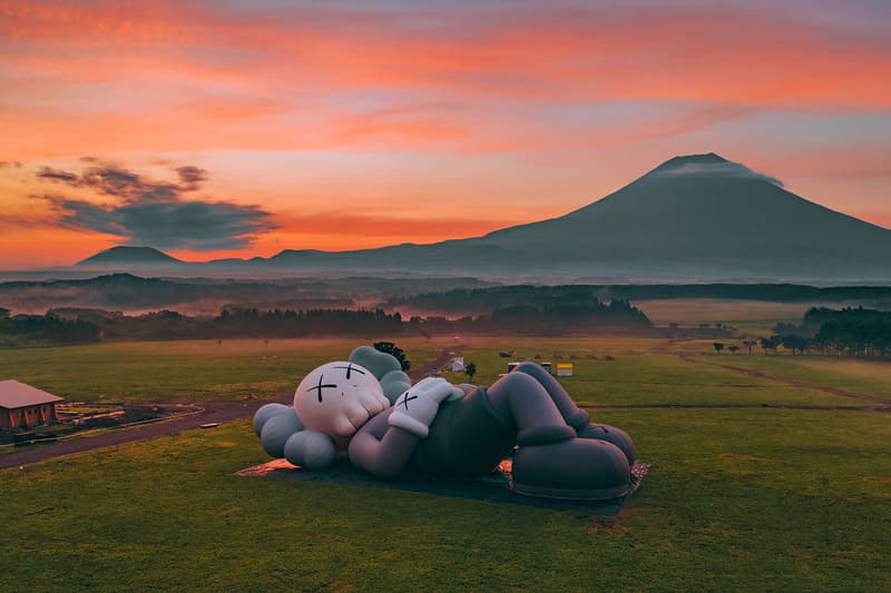 kaws holiday companion mount fuji japan camping camp herschel supply art exhibition display sculpture installation fumotoppara