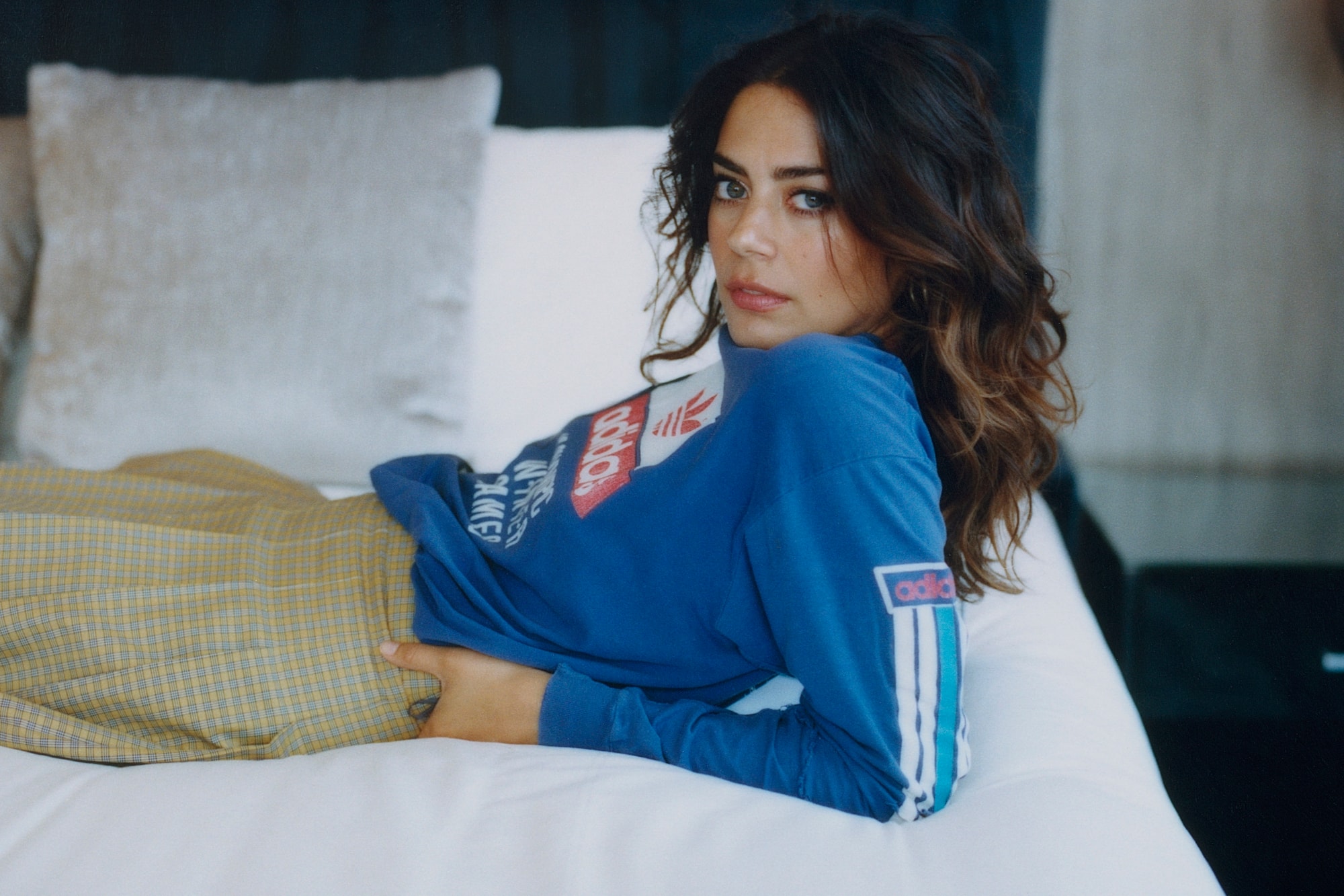 Lorenza Izzo on Working with Quentin Tarantino Leonardo Dicaprio Brad Pitt Margot Robbie Once Upon A Time In Hollywood Actress Interview 