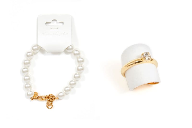 You Can Wear These MM6 Maison Margiela Jewelry Pieces In Two Different Ways