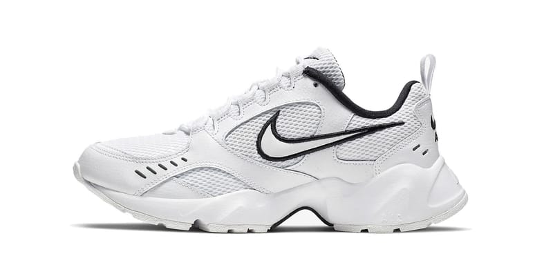 nike chunky dad sneakers