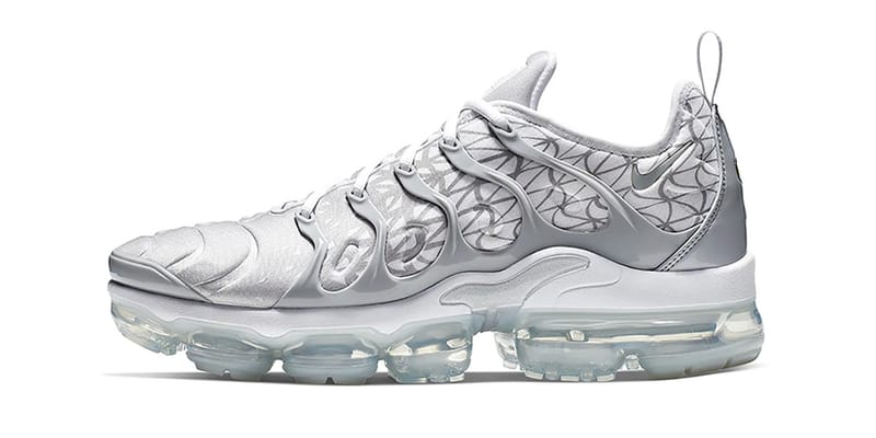 vapormax plus pure platinum