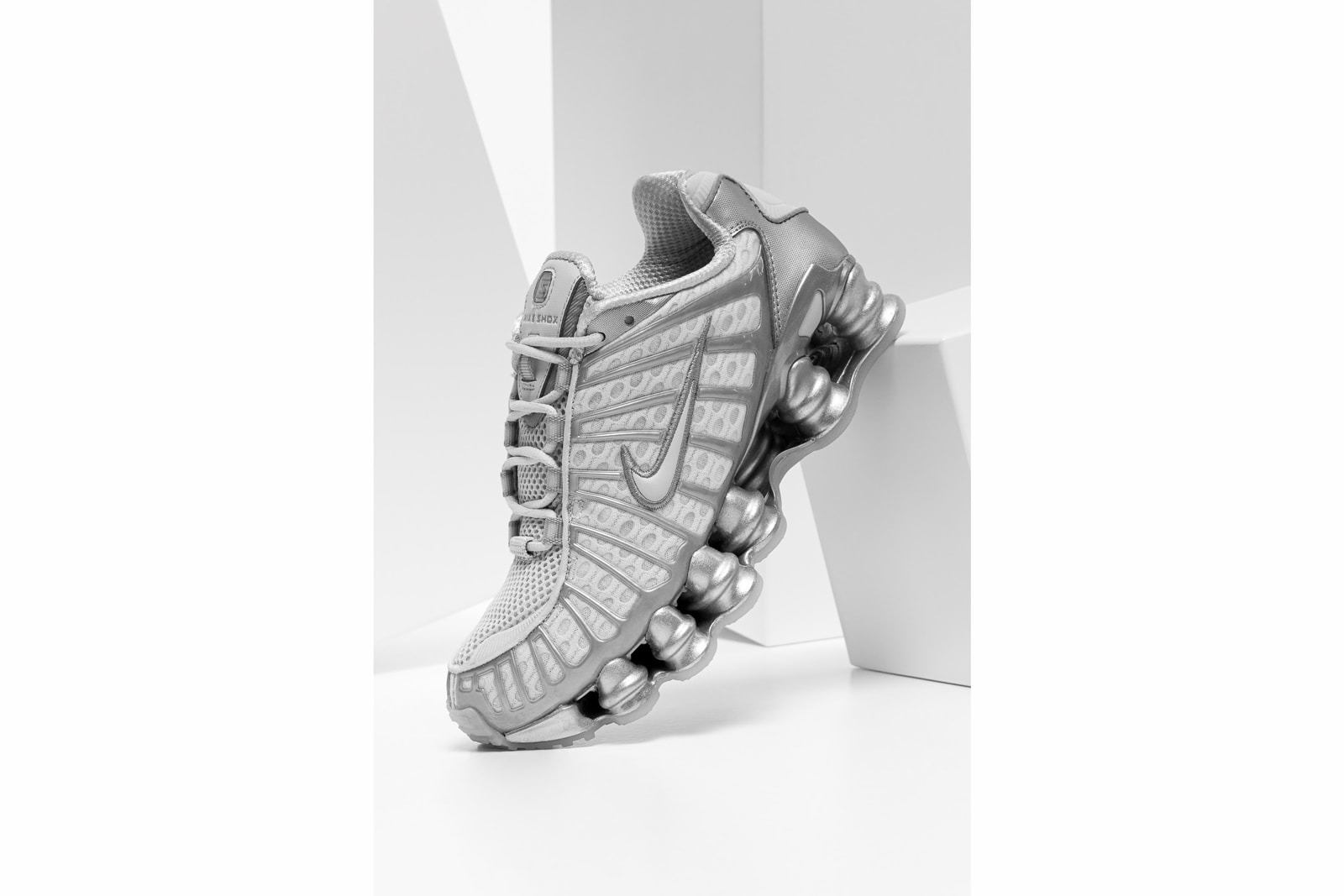 Nike Shox TL Sneaker Silver/Gray