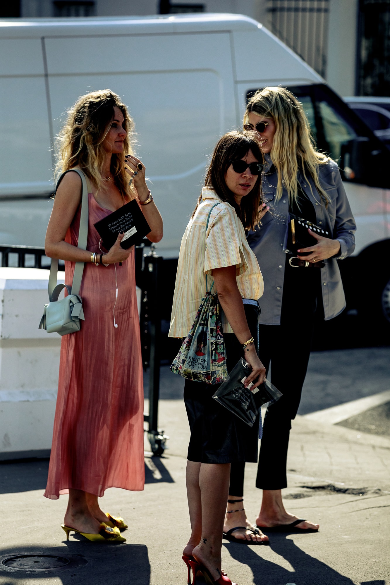 Streetstyle Paris Haute Couture Week Fall 2019 Streetwear Snaps Acne Studios Balenciaga Celine Anwar Hadid FKA Twigs Selena Forrest Adesuwa Aighewi 