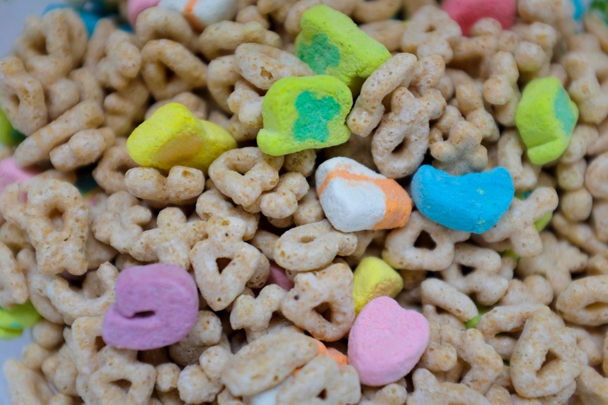 lucky charms marshmallows cereal kraft jet puffed oversized sweet general mills 