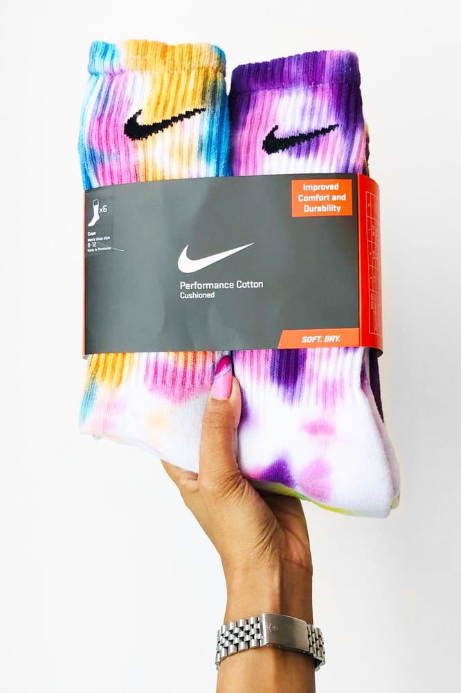 colored nike crew socks