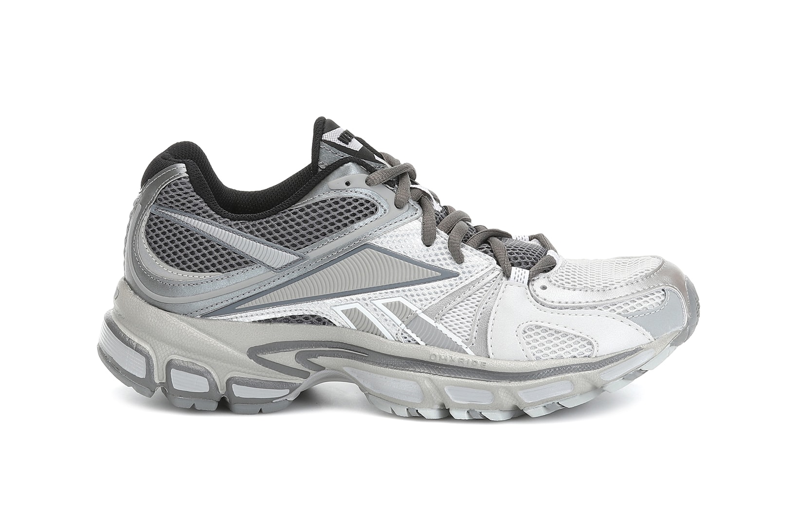 vetements reebok spike runner 200 sneakers silver metallic grey chunky