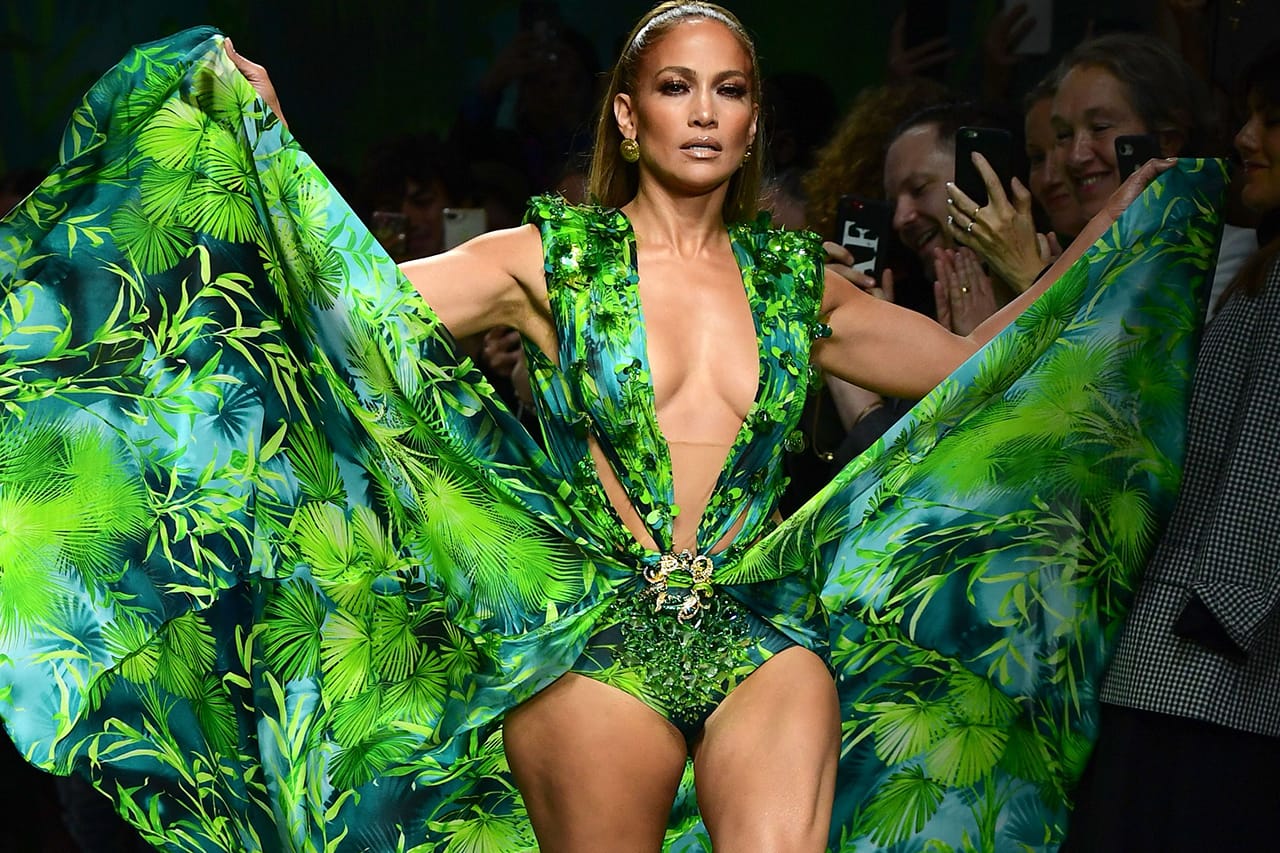 Jennifer Lopez Walks Versace Show In Green Dress | Hypebae