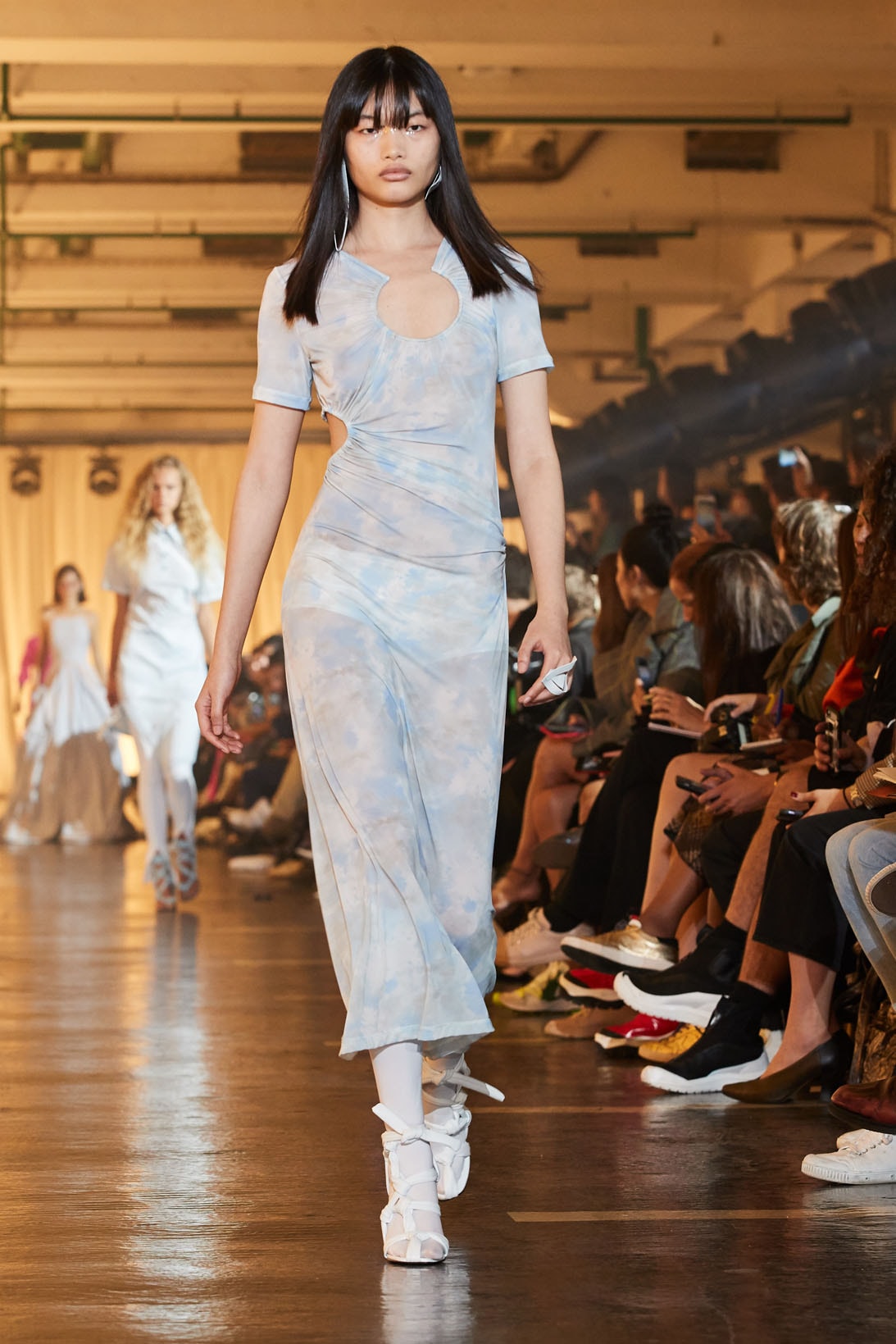 off-white spring summer 2020 virgil abloh runway paris fashion week bella gigi hadid 