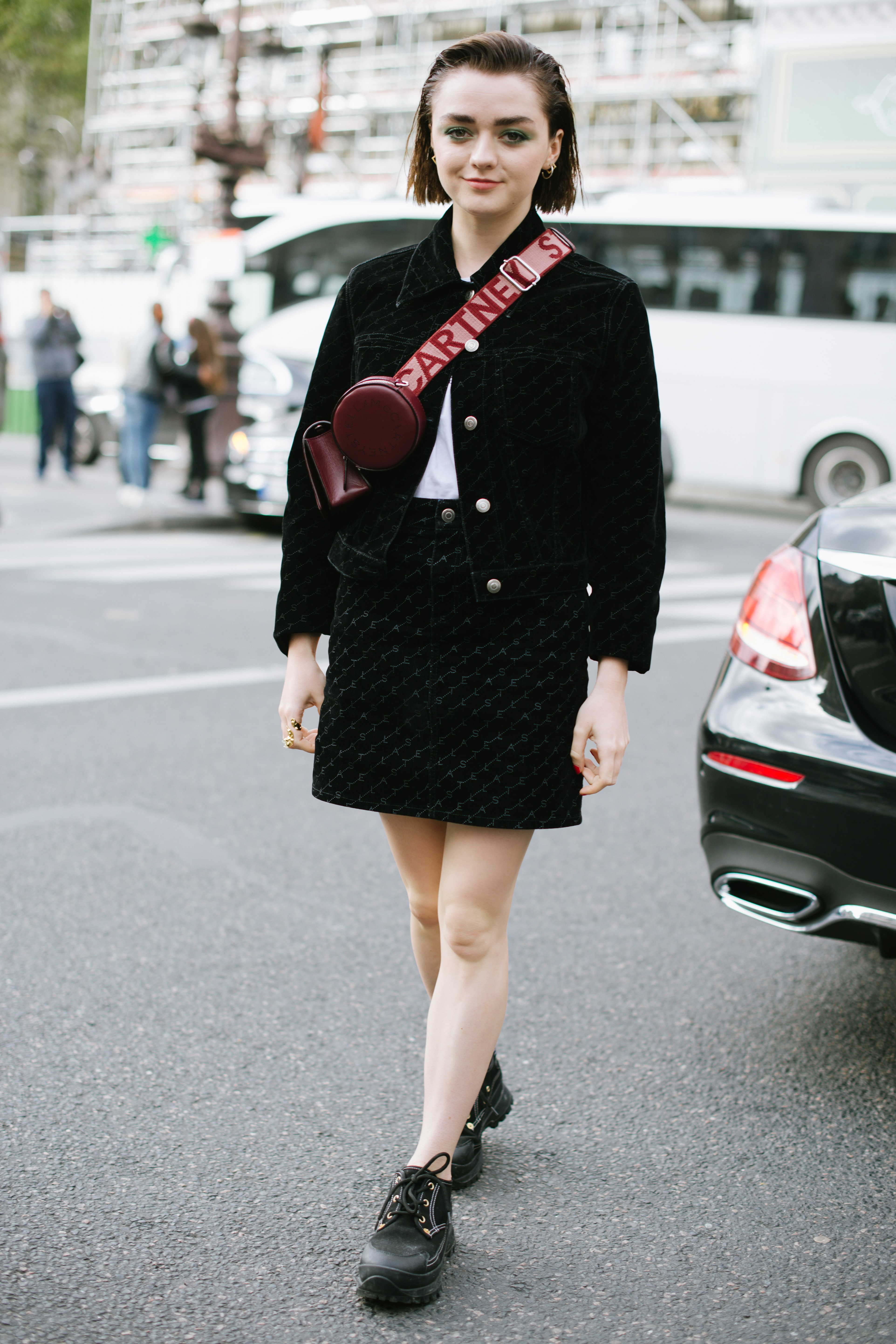 Best Celebrity Looks From Paris Fashion Week SS20 BLACKPINK Rose Jorja Smith Zoe Kravitz Ezra Miller Natalia Dyer Jennifer Lawrence Leomie Anderson