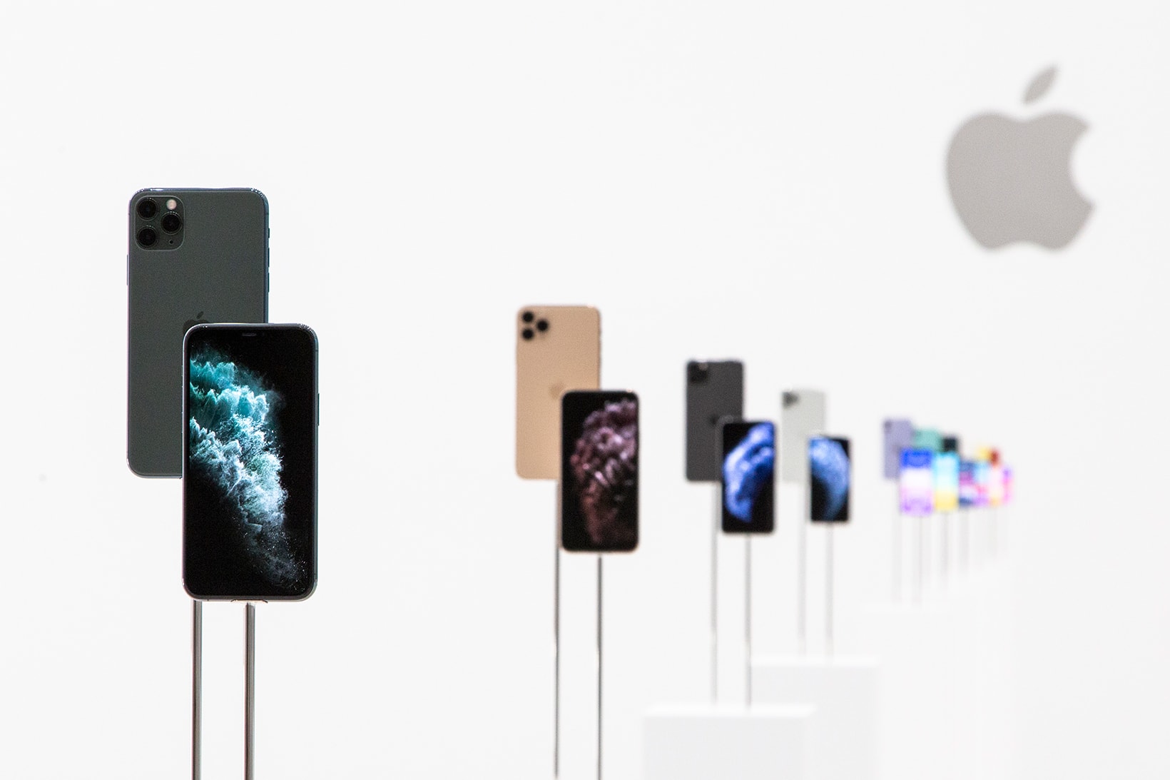 apple hardware iphone 11 pro max phones subscription model rumor tech