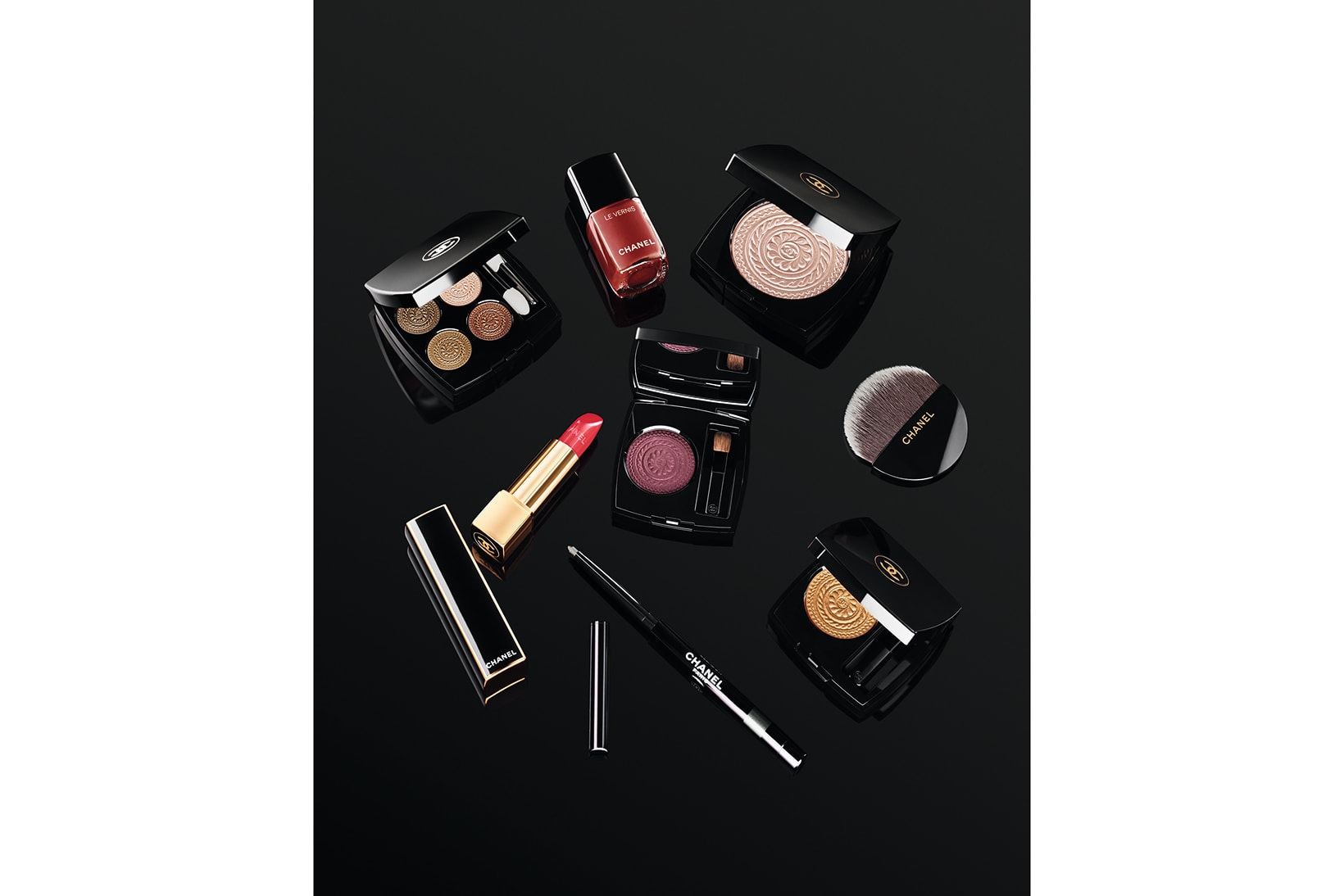 Chanel Holiday 2019 Makeup Collection