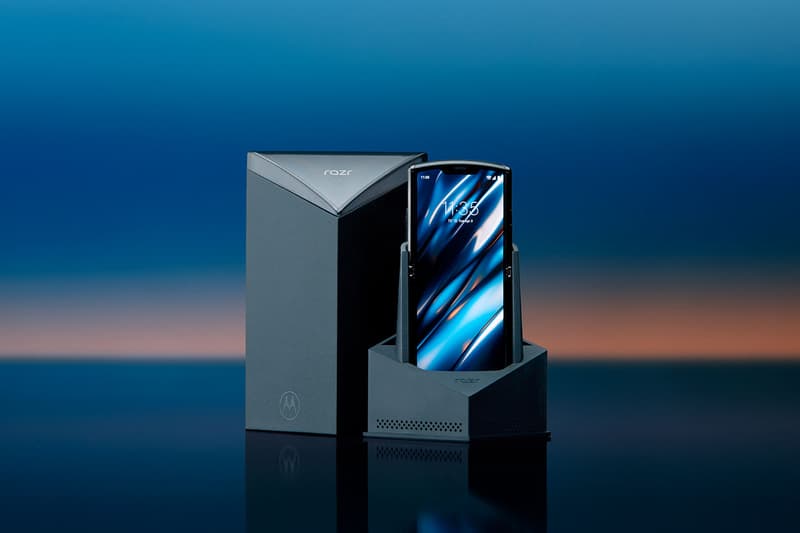 Motorola RAZR New Flip Phone Release Date Price Info Verizon