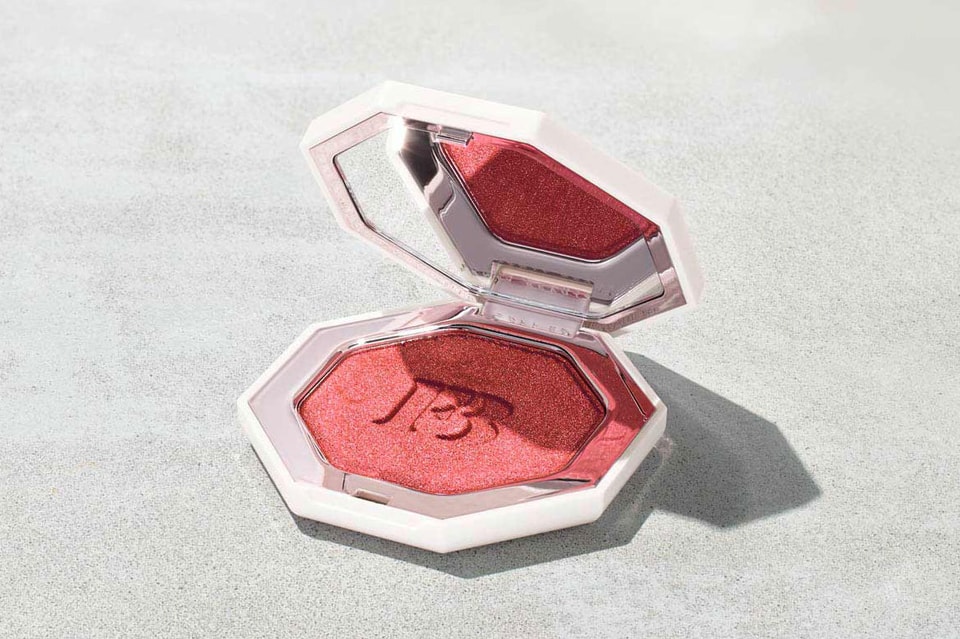 Fenty Beauty Reveals New Killawatt Ruby Shade Hypebae Fenty Beauty Reveals New Killawatt Ruby Shade Hypebae