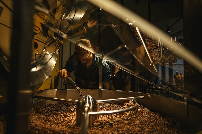 starbucks largest reserve roastery chicago coffee craft cocktails drinks