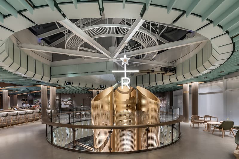 starbucks largest reserve roastery chicago coffee craft cocktails drinks