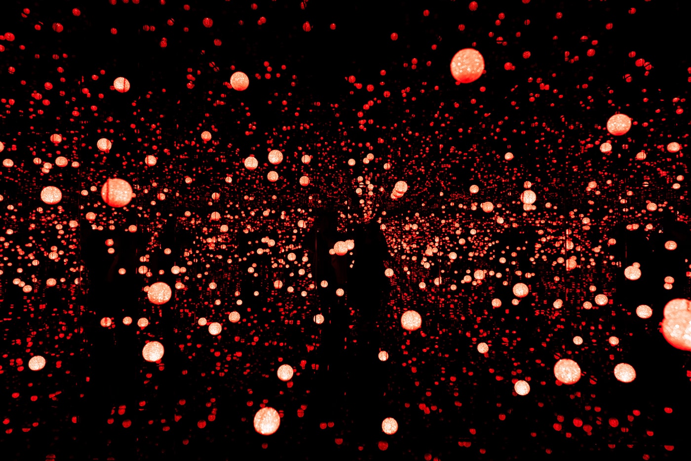 Yayoi Kusama "EVERY DAY I PRAY FOR LOVE" 'DANCING LIGHTS THAT FLEW UP TO THE UNIVERSE'