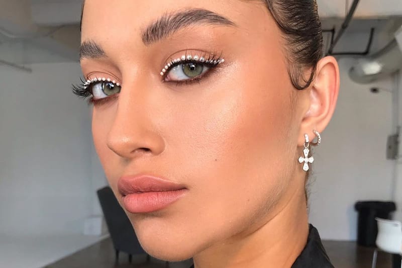 11 Festive Makeup Ideas to Get You Into the Holiday Spirit