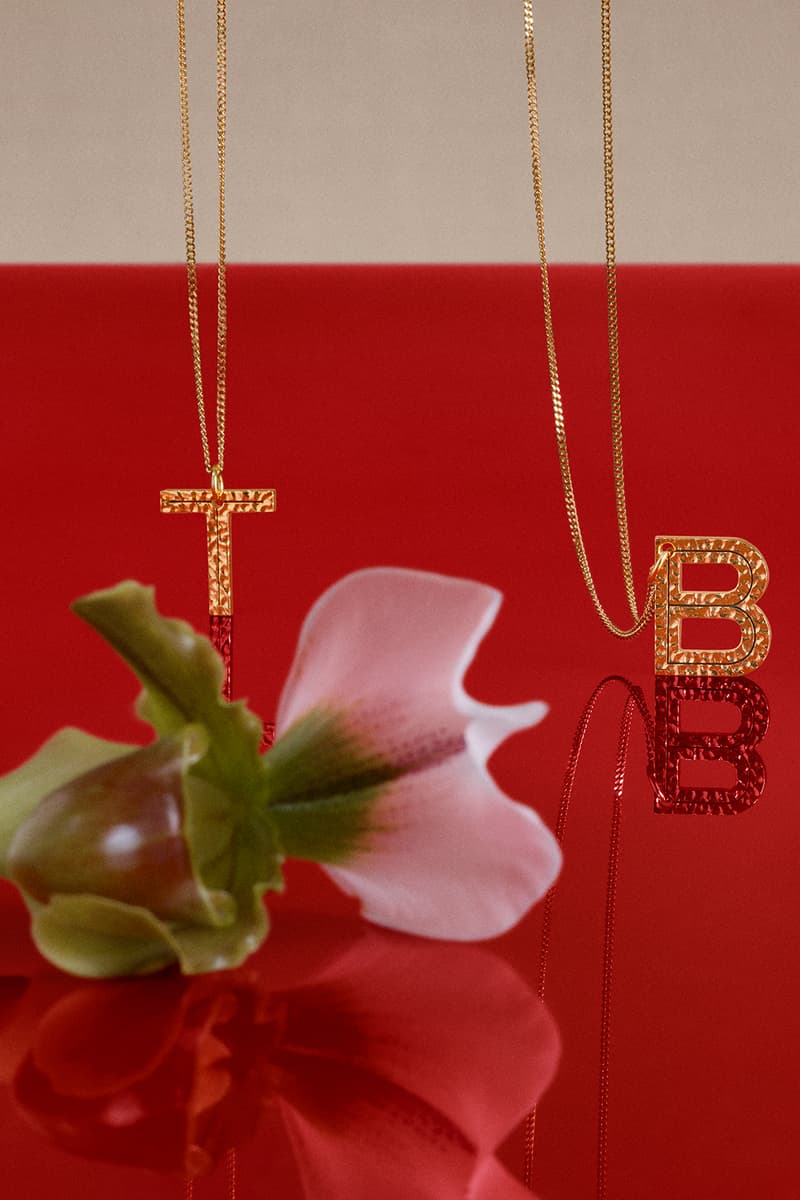 burberry chinese new year 2020 campaign union sneaker lola bag zhou dongyu liang jiyuan jackets scarf blazer red jewelry lola bag