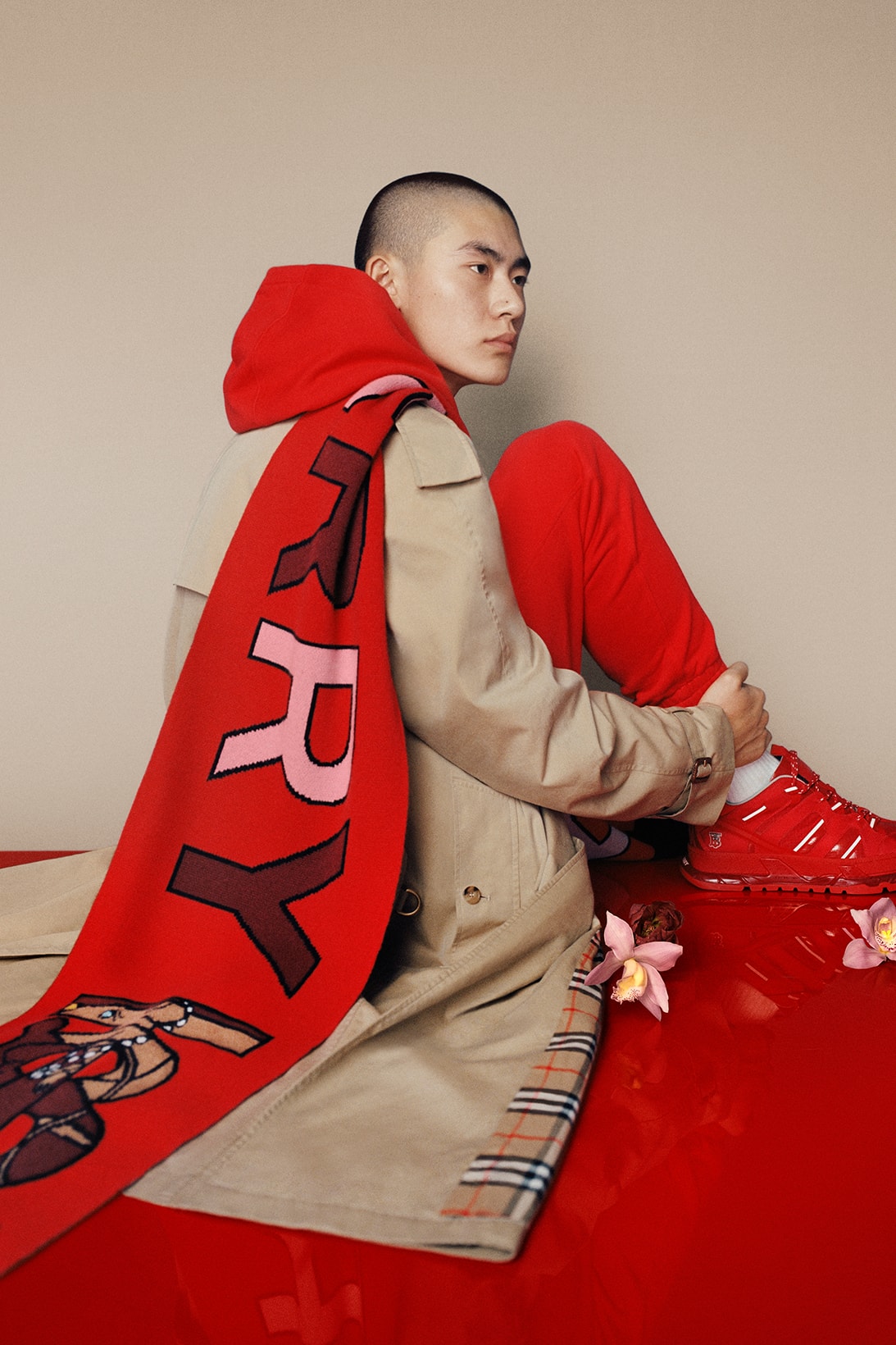 burberry chinese new year 2020 campaign union sneaker lola bag zhou dongyu liang jiyuan jackets scarf blazer red jewelry lola bag