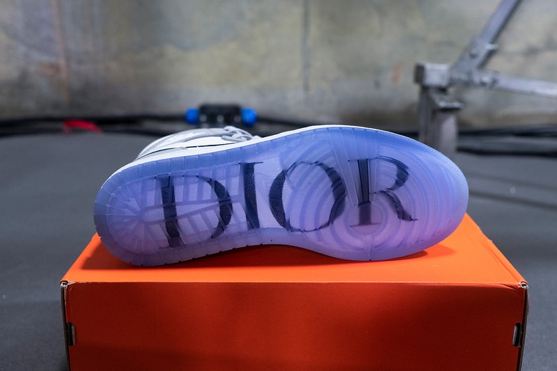 dior nike collaboration air jordan 1 high og sneaker pre fall 2020 kim jones shoes sneakerhead footwear 