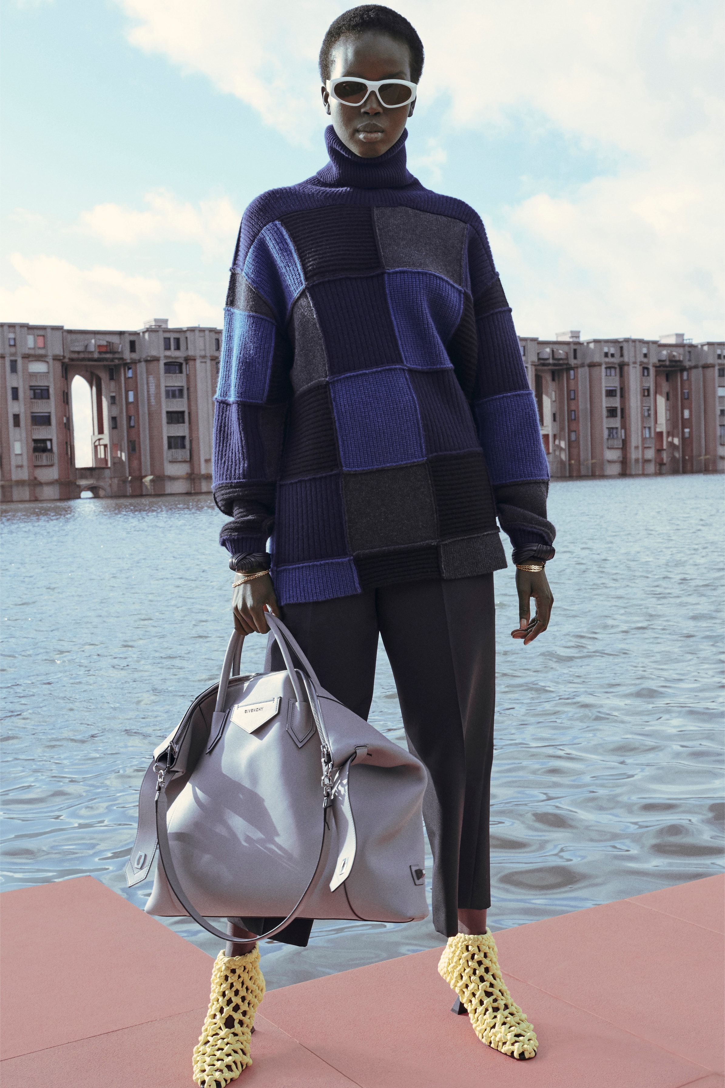 Givenchy Pre-Fall 2020 Collection Lookbook Checker Sweater Antigona Soft Bag White