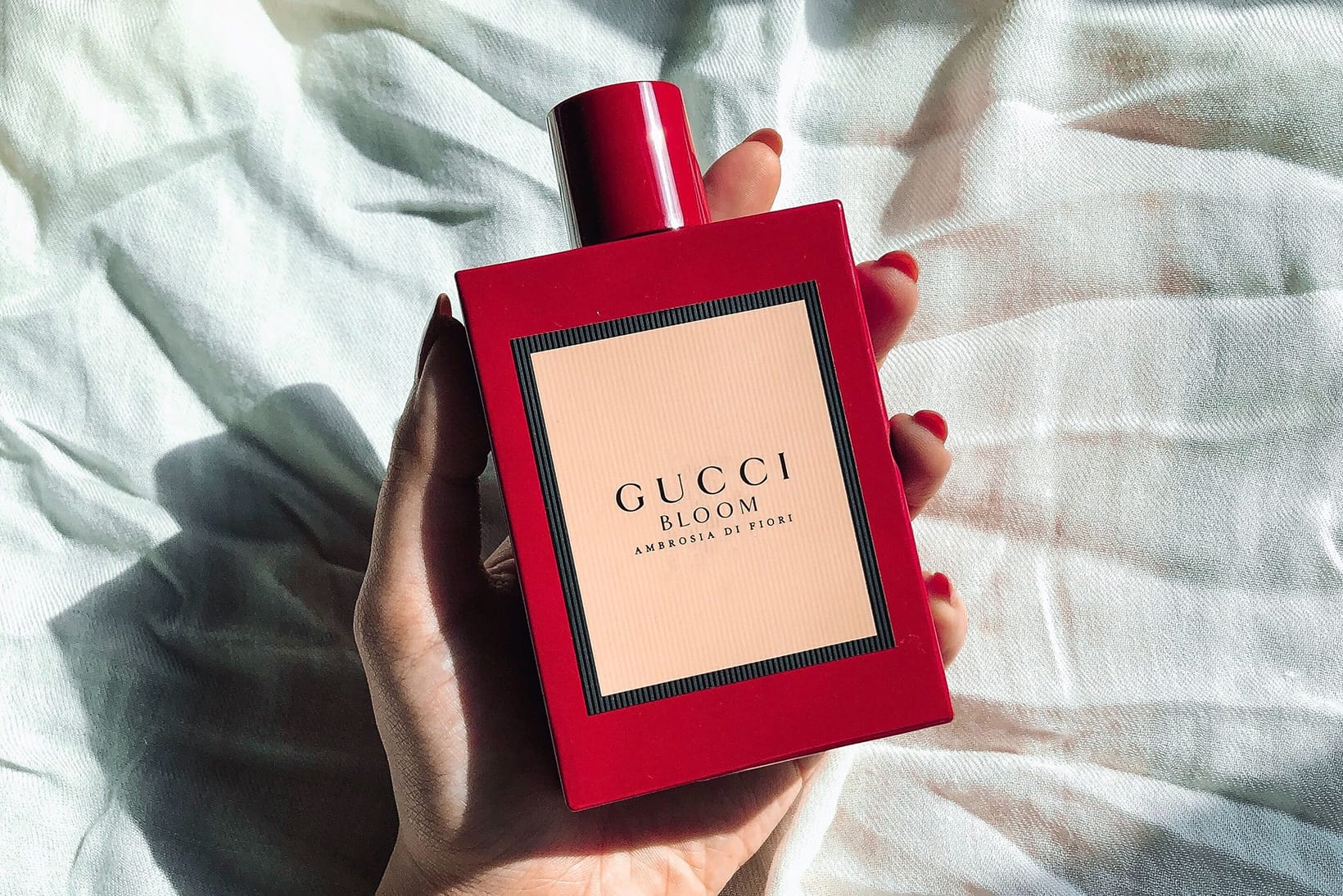 gucci bloom perfume red