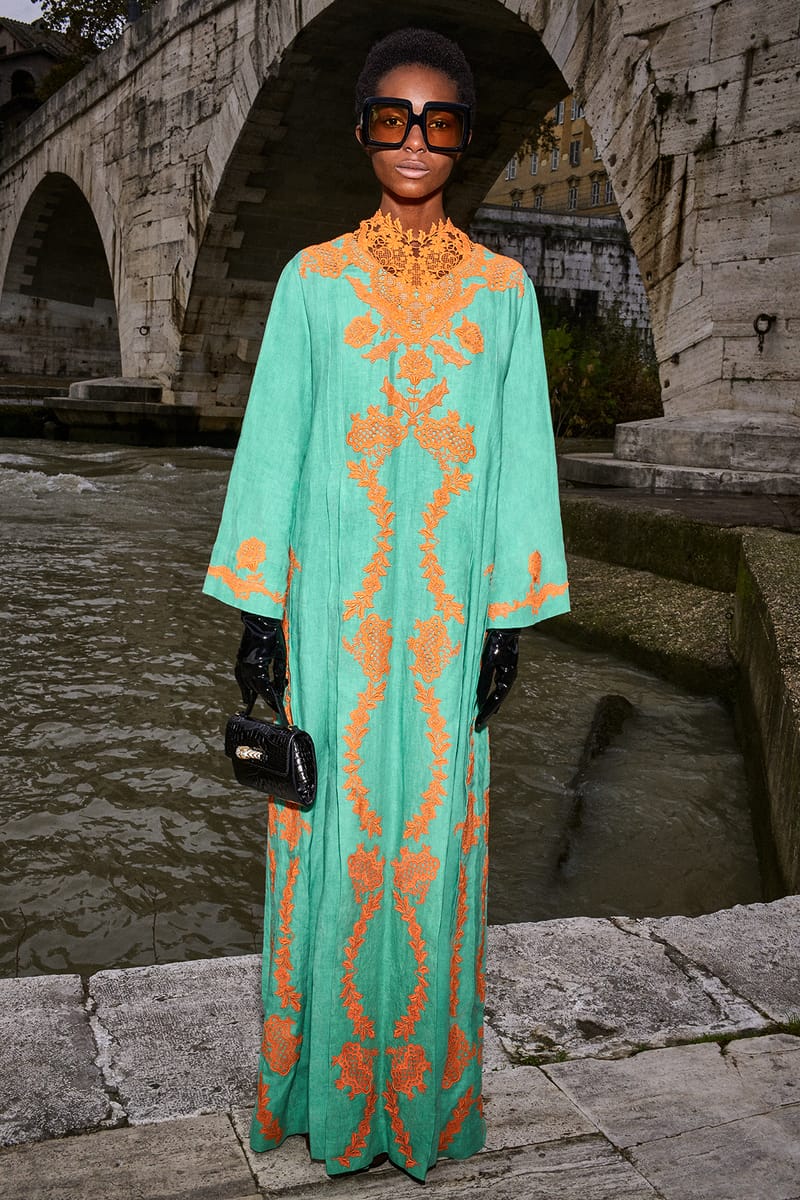 gucci kaftan dress